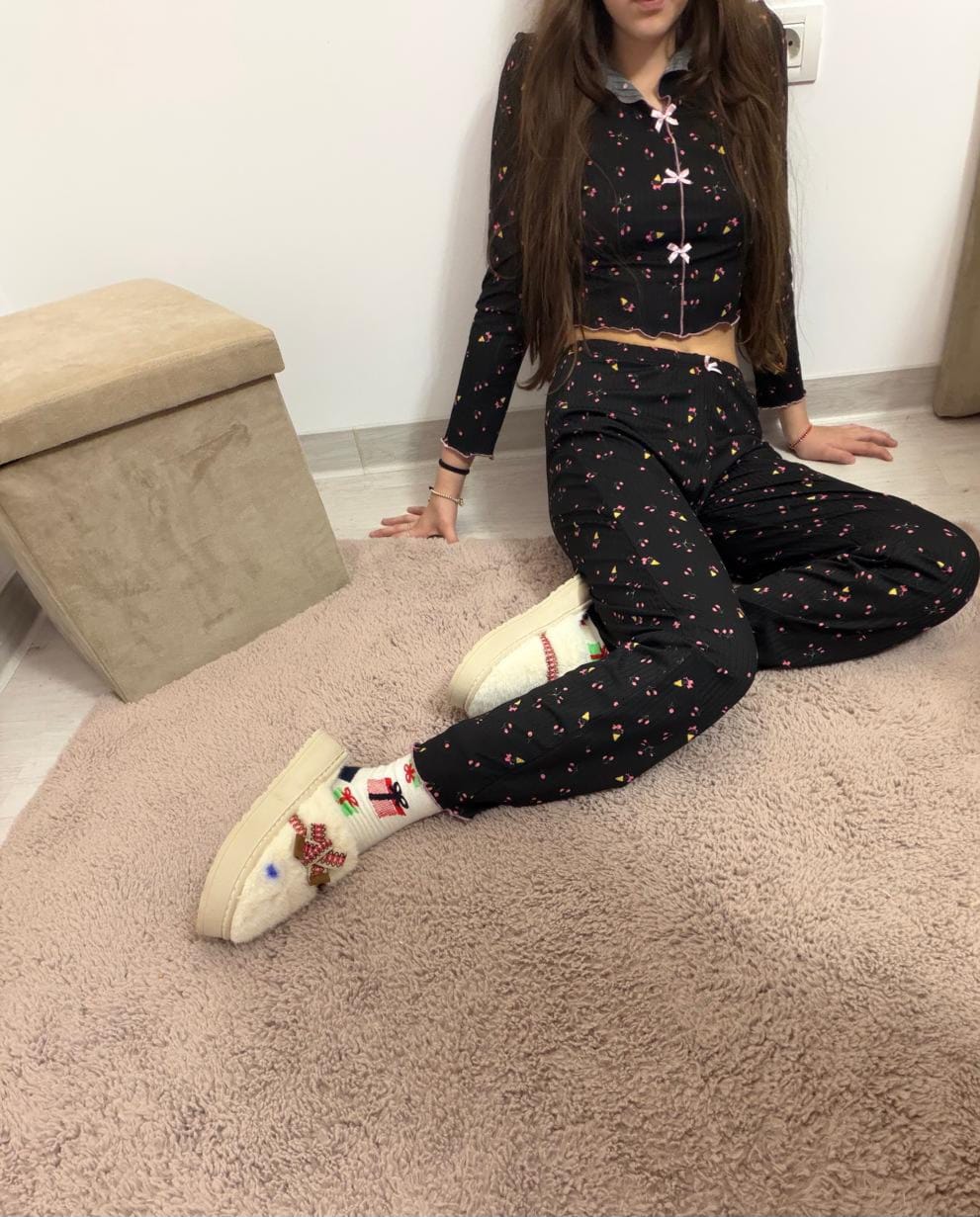 Pijamale negre cu imprimeu 